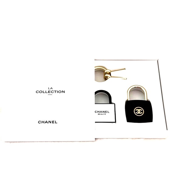 CHANEL PadLock Lock & Key Set Rare Counter VIP Giveaway Gift Bag Charm Keychain - Picture 4 of 6